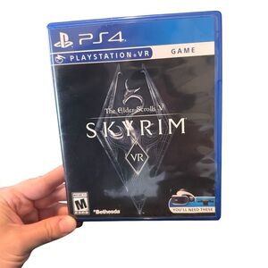 The Elder Scrolls V: Skyrim VR for Sony PlayStation 4 CIB Video Game 2017